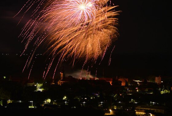 Tűzijáték Tamási 700 éves születésnapján